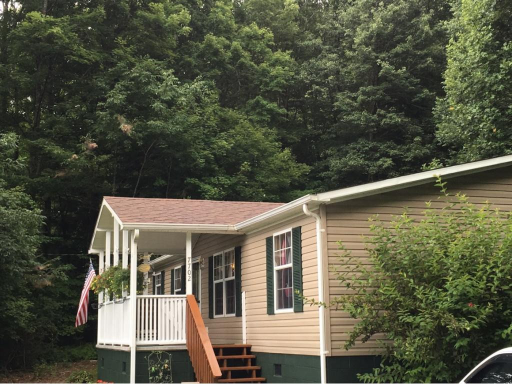 7702 Wells Boone Road Norton, VA 24273 - Photo 2 of 36 Well Maintained