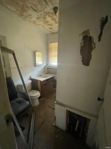 $44,900 | 702 Buntin Street, Vincennes, IN 47591