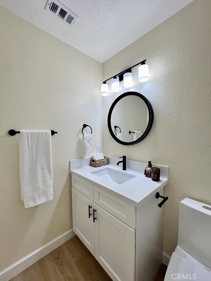13377 Paramount Road Phelan, CA 92371 - Photo 20 of 33 Bathroom