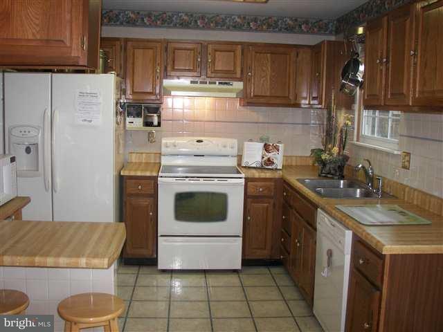 227 Lopax Road Harrisburg, PA 17112 - Photo 5 of 11 Gallery Image 5