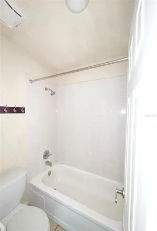 $1,050 | 1810 Northwest 23rd Boulevard, Unit 115, Gainesville, FL 32605