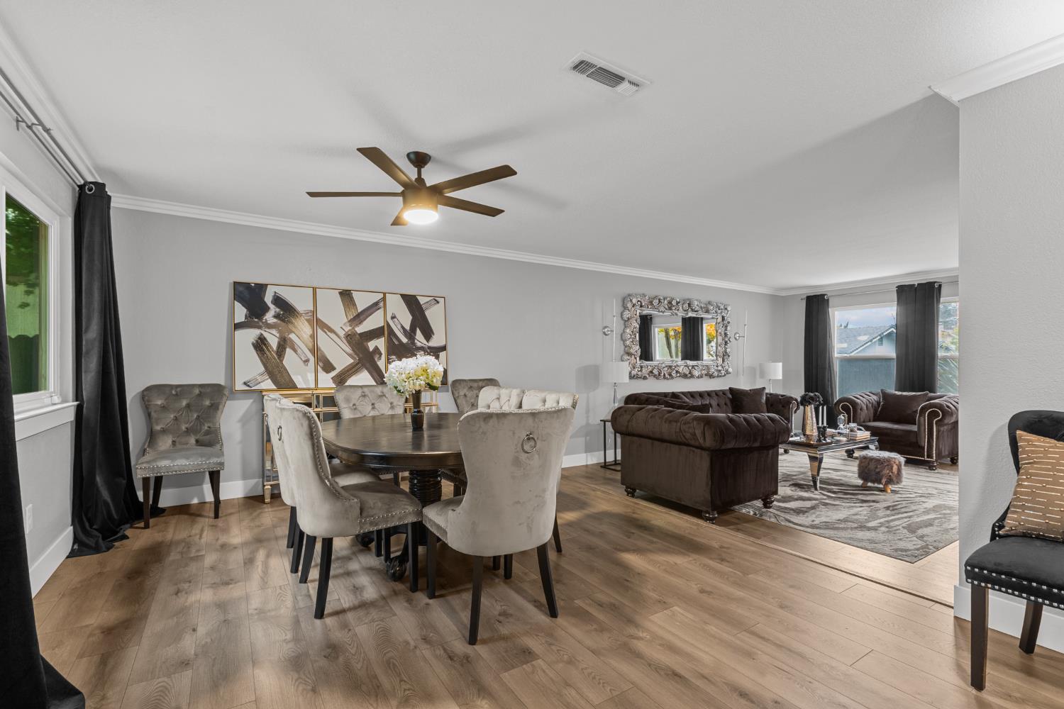7135 Mathis Court Citrus Heights, CA 95610 - Photo 7 of 39 a living room with furniture