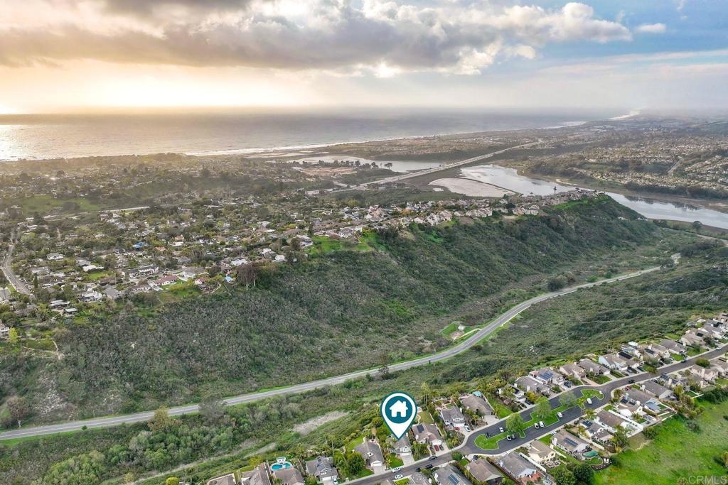 1592 Hawk View Drive Encinitas, CA 92024 - Photo 55 of 55 an aerial view of a city