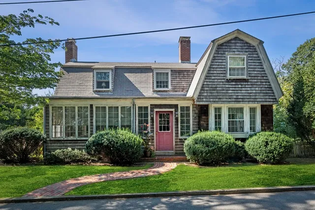 $955,000 | 10 Jersey Lane, Manchester, MA 01944