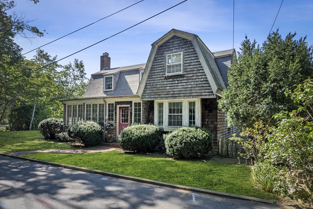 10 Jersey Lane Manchester, MA 01944 - Photo 2 of 34