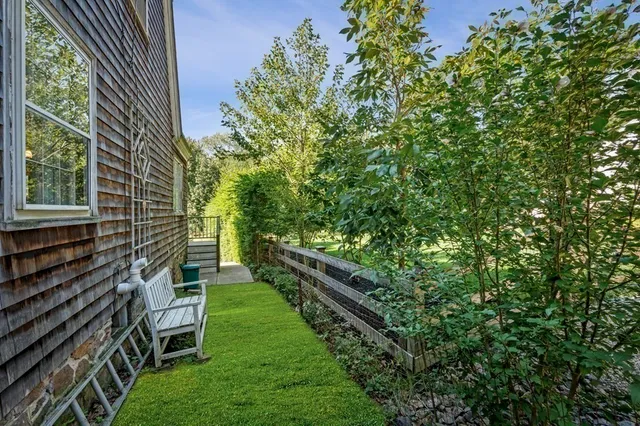 $955,000 | 10 Jersey Lane, Manchester, MA 01944