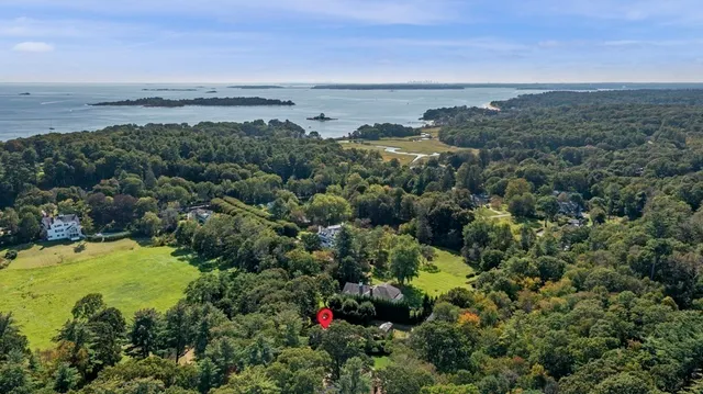 $955,000 | 10 Jersey Lane, Manchester, MA 01944