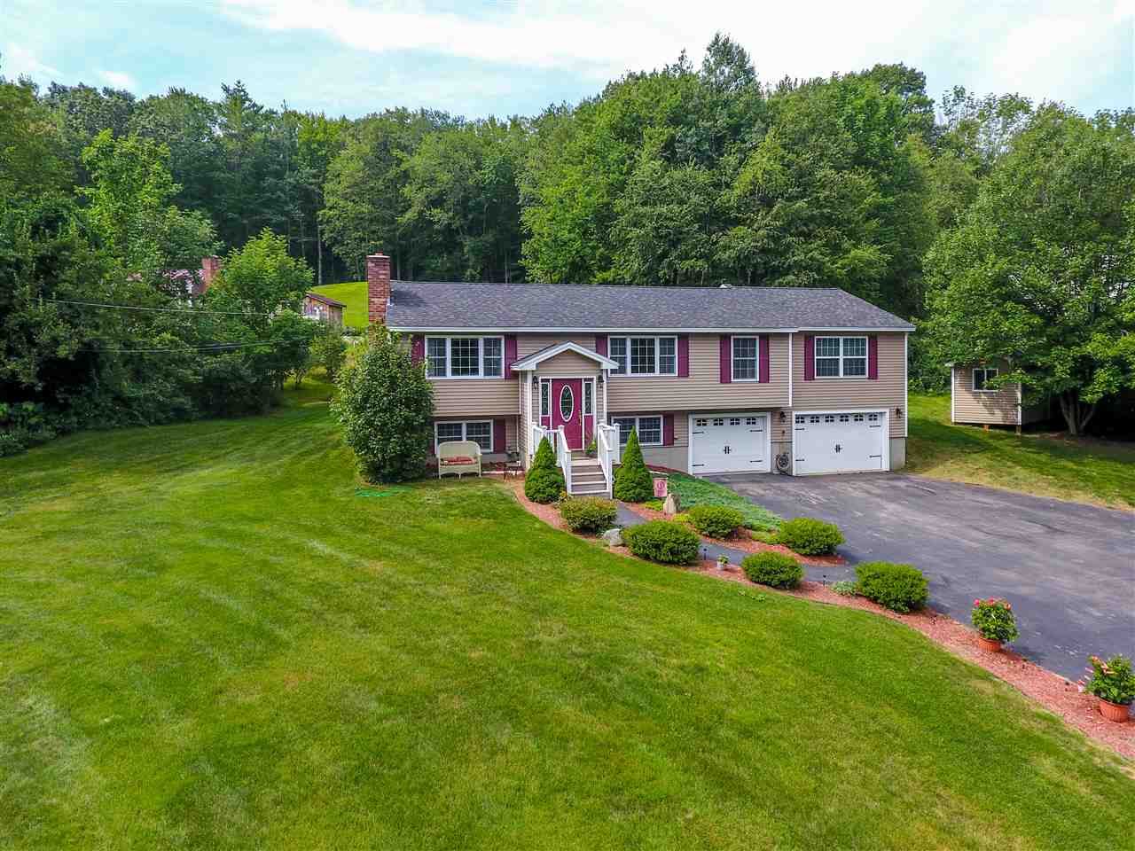 80 Wallace Road Goffstown, NH 03045 - Photo 1 of 36