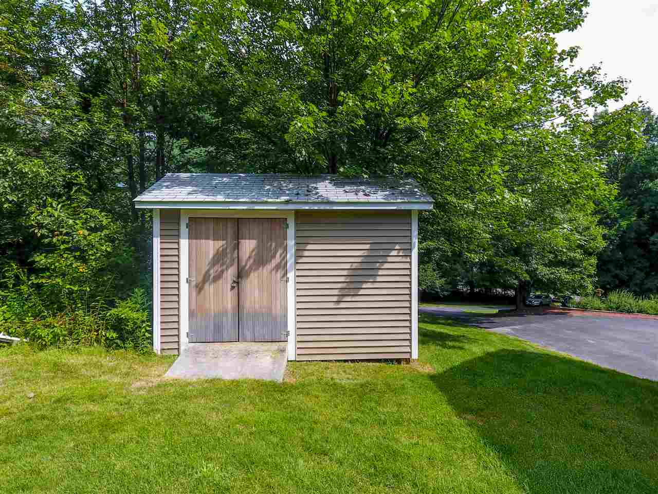 80 Wallace Road Goffstown, NH 03045 - Photo 11 of 36
