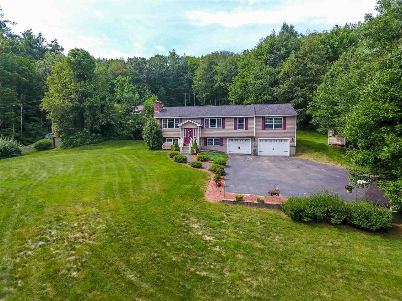 80 Wallace Road Goffstown, NH 03045 - Photo 6 of 36