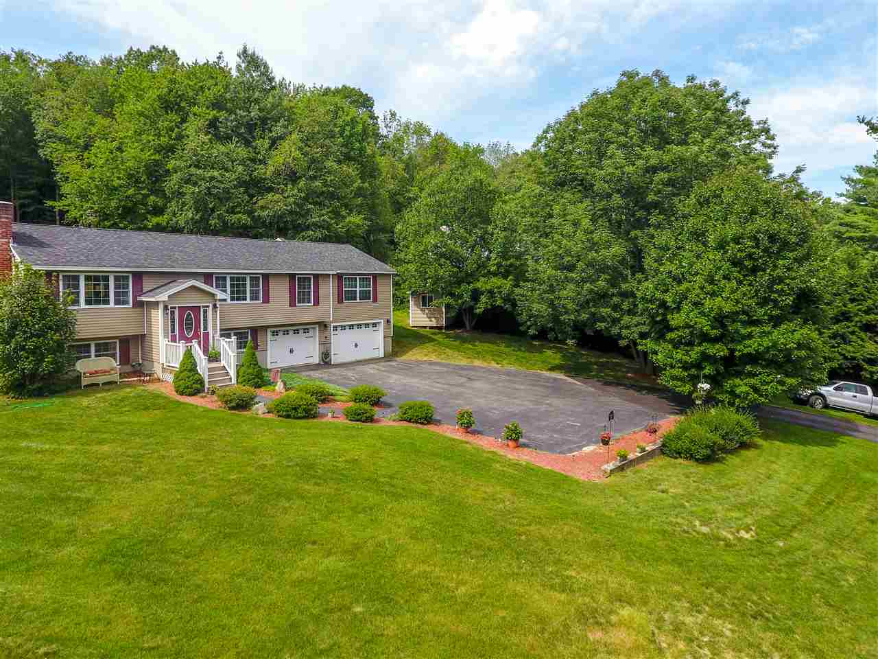 80 Wallace Road Goffstown, NH 03045 - Photo 7 of 36
