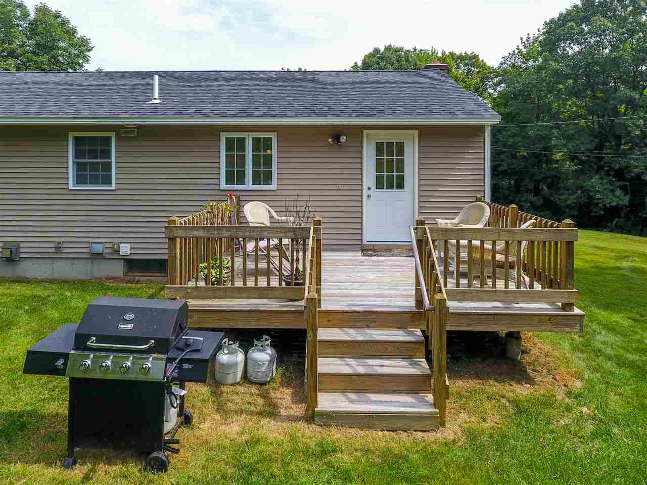 80 Wallace Road Goffstown, NH 03045 - Photo 9 of 36