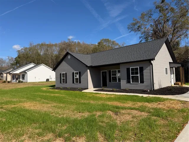 $244,900 | 2 Heyward Avenue, Honea Path, SC 29654