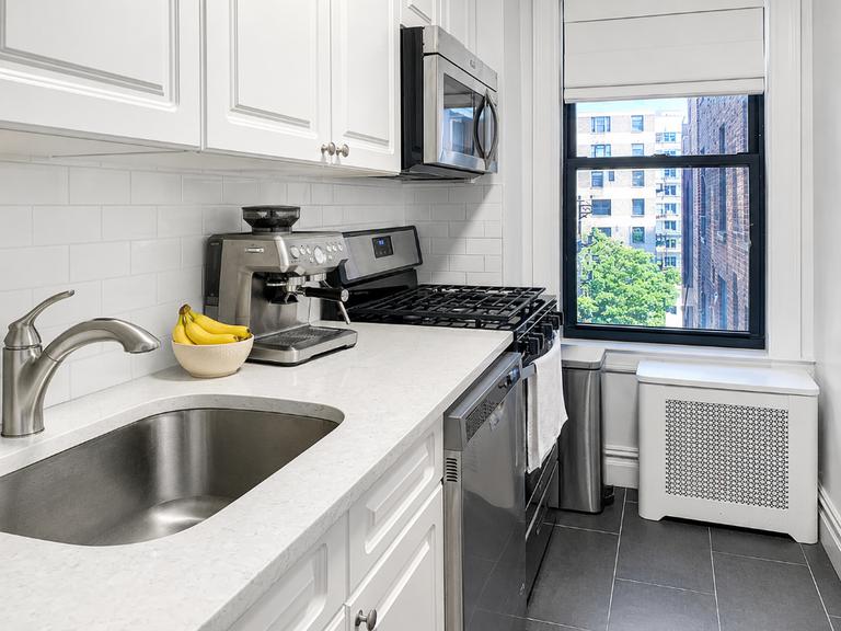 425 Riverside Drive, Unit 9B Manhattan, NY 10025 - Photo 3 of 16 Photo 3