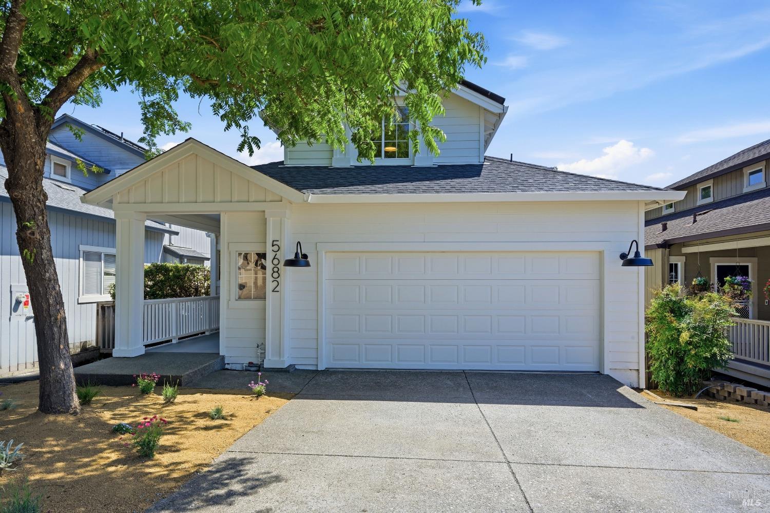 5682 Raters Drive Santa Rosa, CA 95409 - Photo 2 of 36