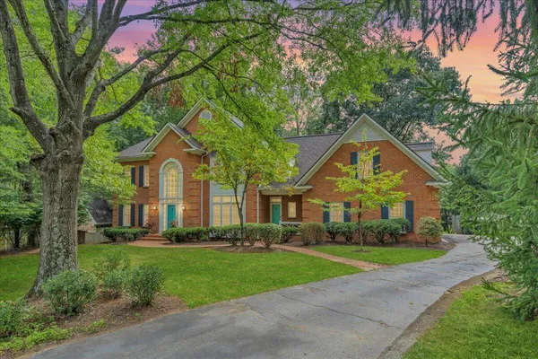 $850,000 | 5812 Old Locke Court, Roanoke, VA 24018