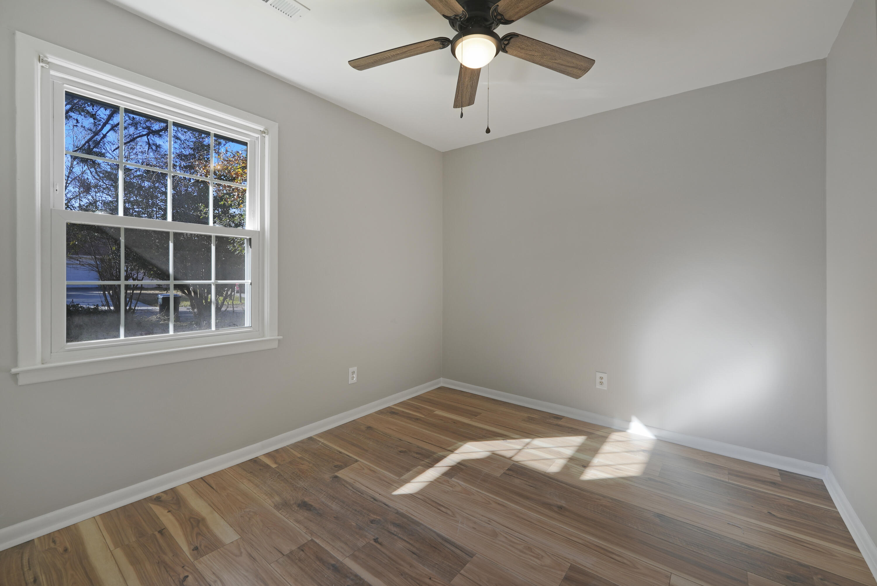 107 Sandtrap Road Summerville, SC 29483 - Photo 17 of 25 15