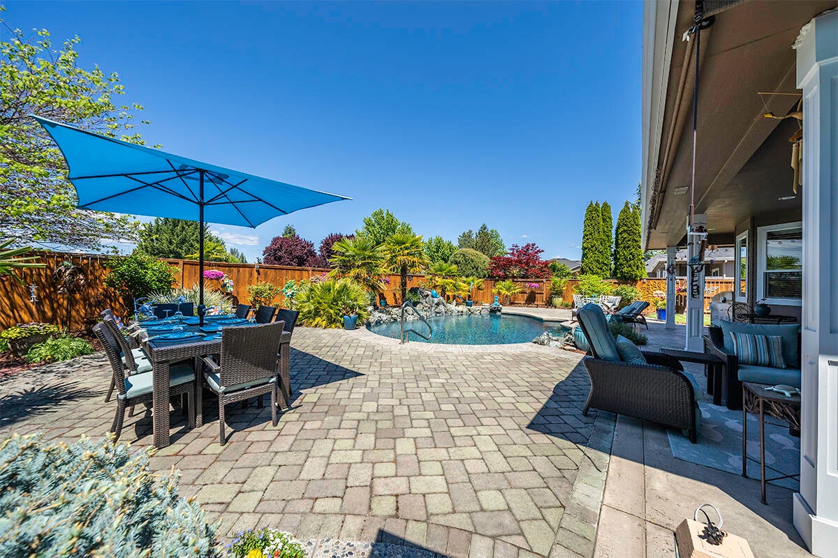 983 St Andrews Way Eagle Point, OR 97524 - Photo 40 of 44 40