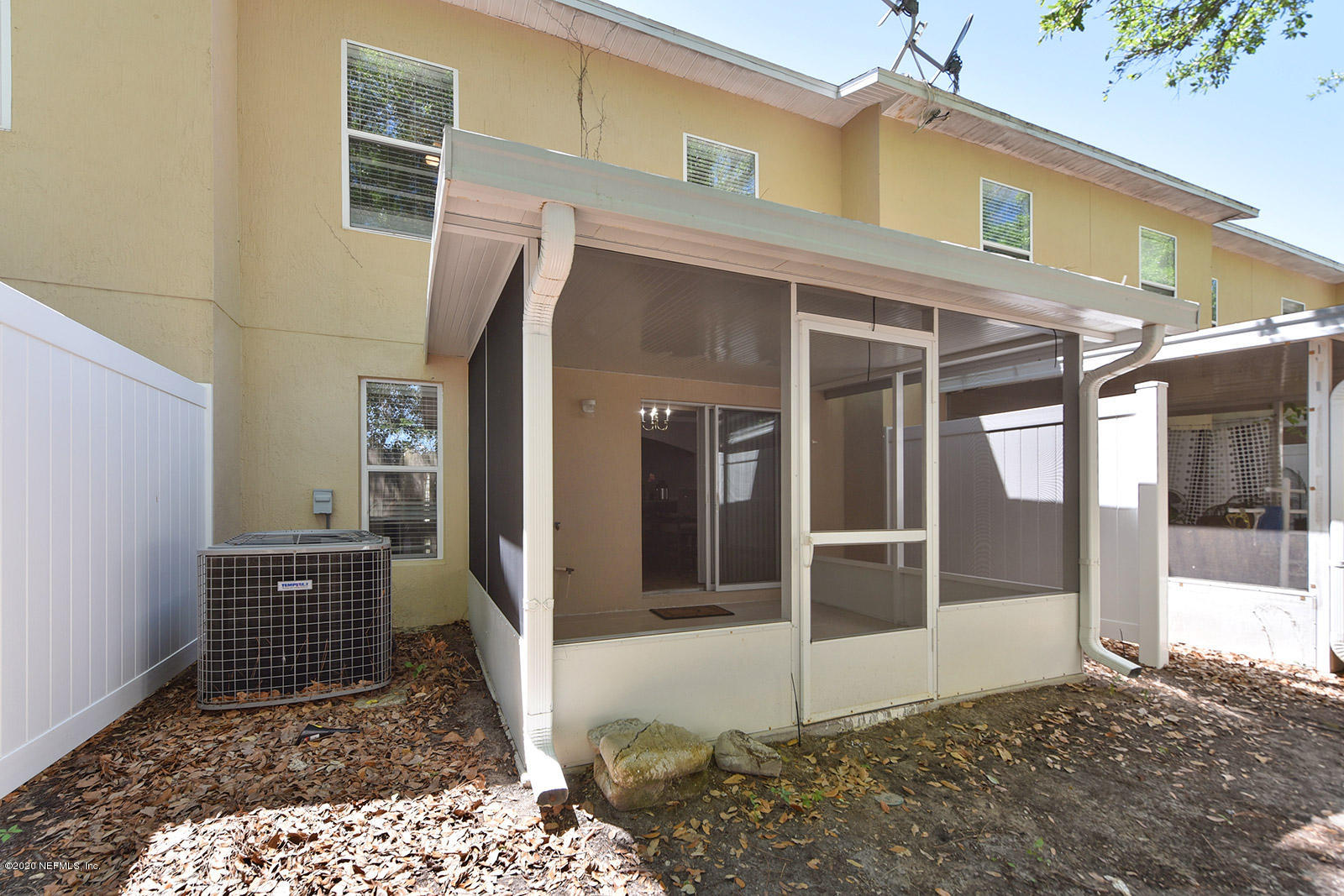 10543 Autumn Trace Road Jacksonville, FL 32257 - Photo 25 of 25 a view of a entryway of the house
