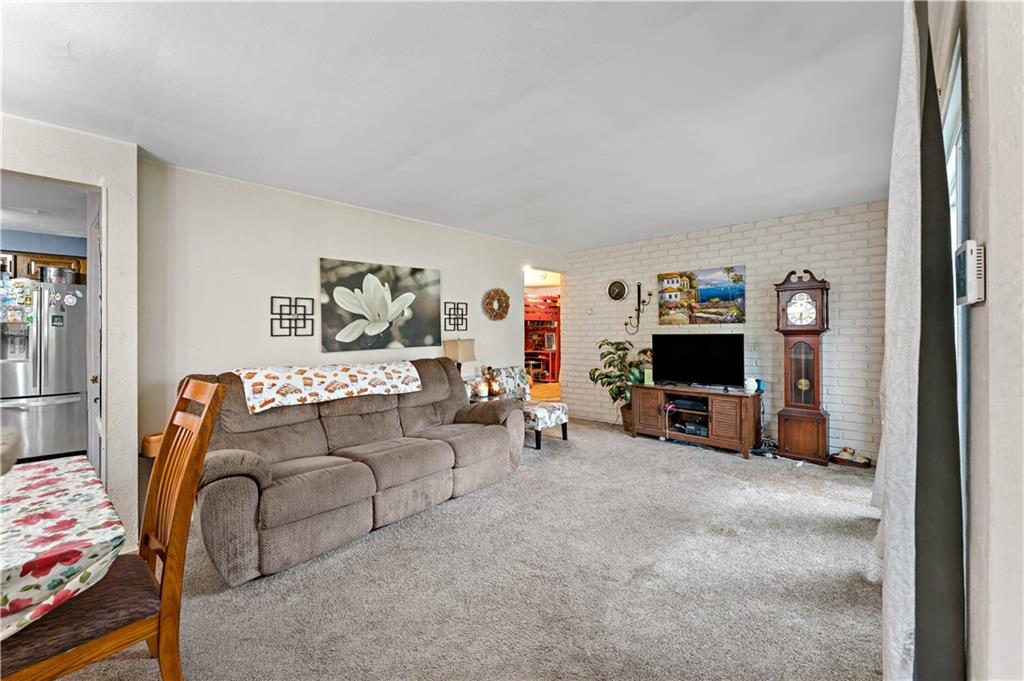 2325 Crestview Road Pittsburgh, PA 15216 - Photo 6 of 37 Gallery Image 6