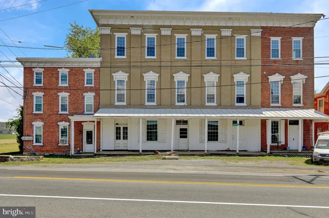 $1,600 | 2693 Philadelphia Avenue, Oley, PA 19547