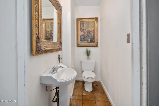 $995,000 | 432 Clipp Road, New Scotland, NY 12054