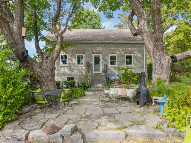 $995,000 | 432 Clipp Road, New Scotland, NY 12054