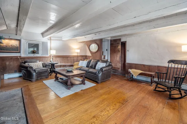 $995,000 | 432 Clipp Road, New Scotland, NY 12054