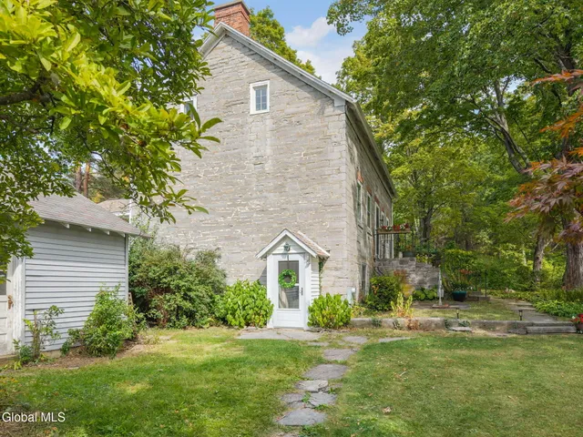 $995,000 | 432 Clipp Road, New Scotland, NY 12054