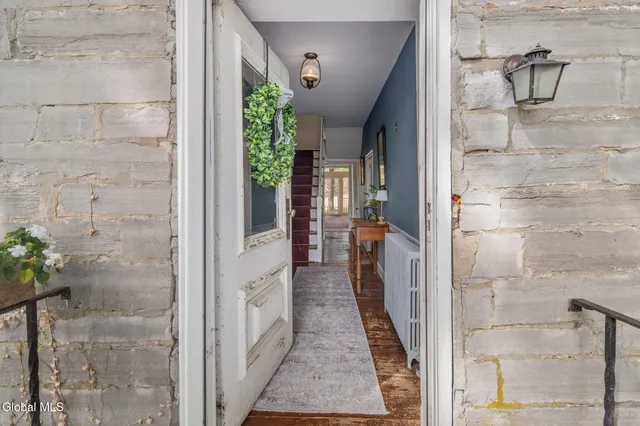 $995,000 | 432 Clipp Road, New Scotland, NY 12054