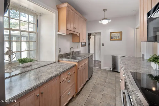 $995,000 | 432 Clipp Road, New Scotland, NY 12054