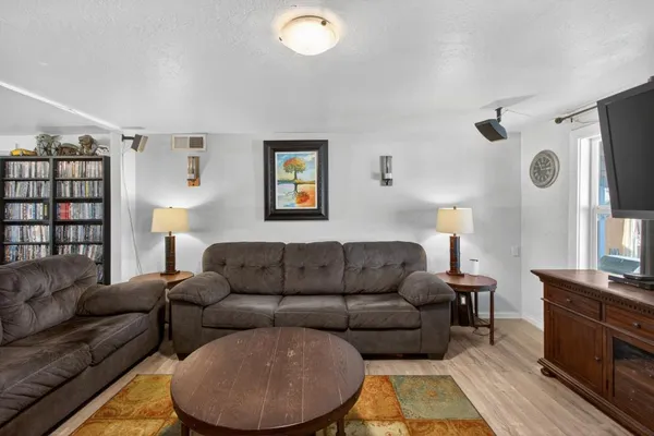 $475,000 | 477 Lynn Way, Yuba City, CA 95991