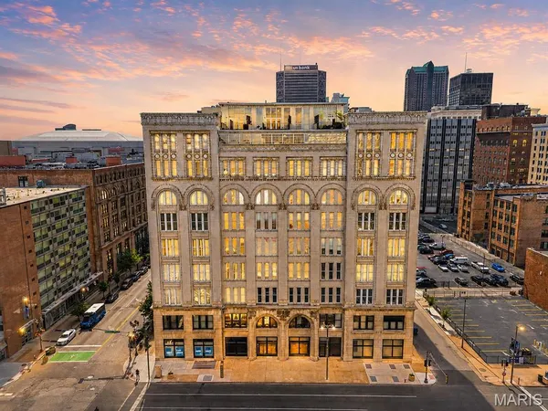 $349,900 | 1136 Washington Avenue, Unit 905, St. Louis, MO 63101