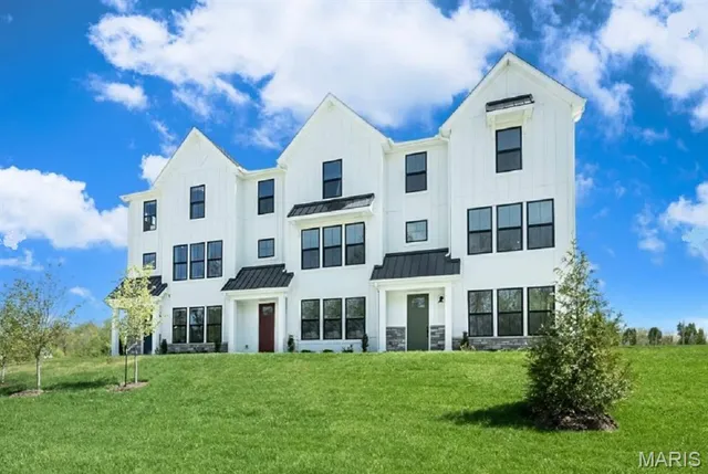 $807,408 | 308 Indigo Court, Unit 40301, Chesterfield, MO 63005