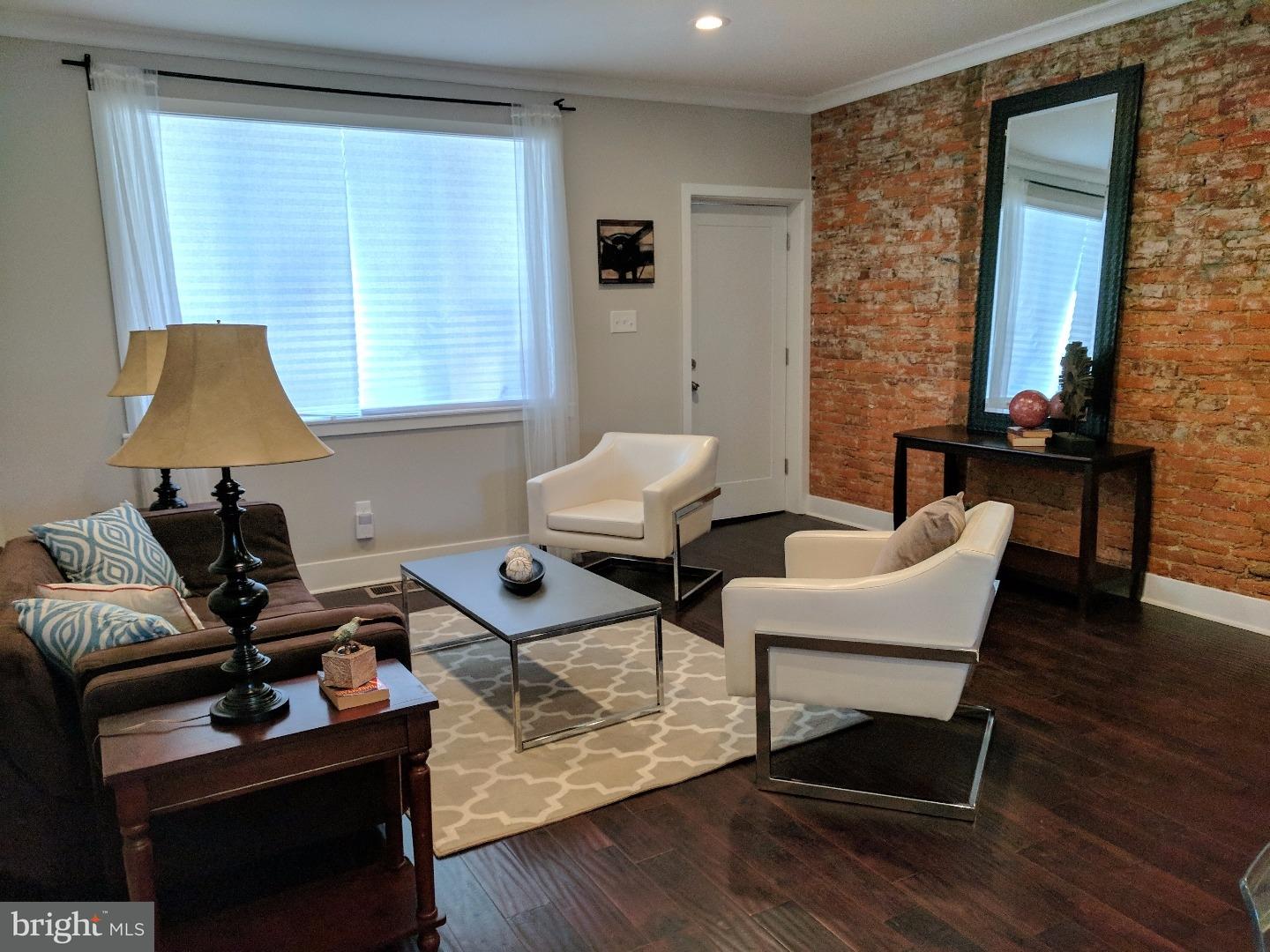1035 South Chadwick Street Philadelphia, PA 19146 - Photo 6 of 25