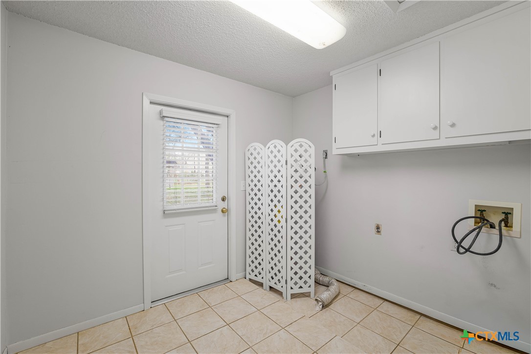 406 Blyth Road Victoria, TX 77904 - Photo 30 of 32 a view of an empty room