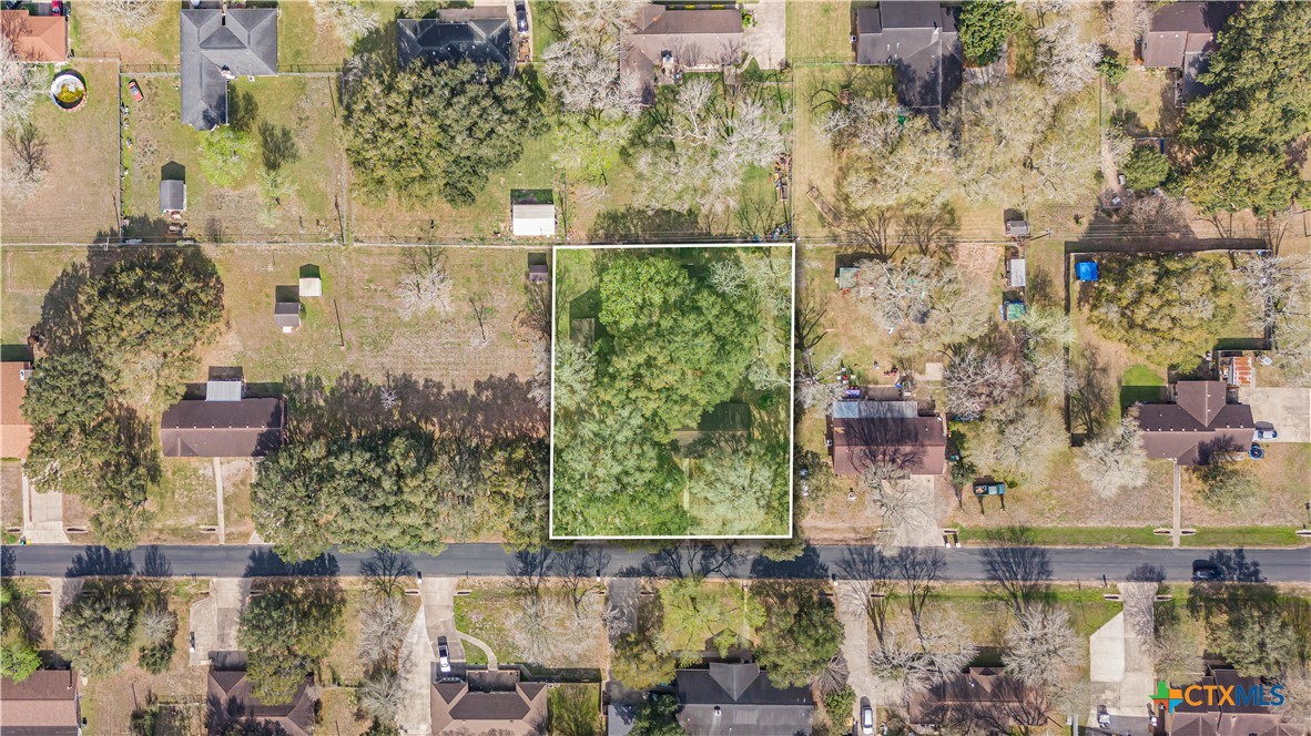 406 Blyth Road Victoria, TX 77904 - Photo 9 of 32 front view of a mirror