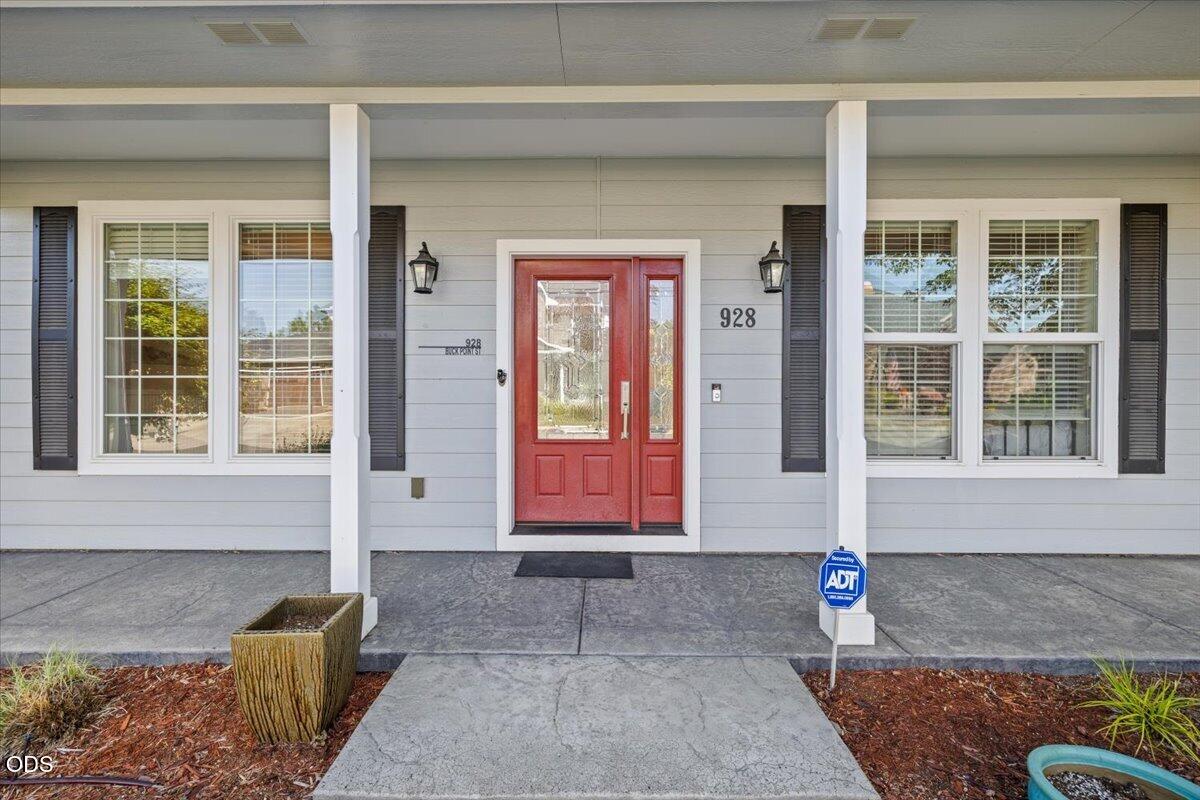 928 Buck Point Street Central Point, OR 97502 - Photo 4 of 43