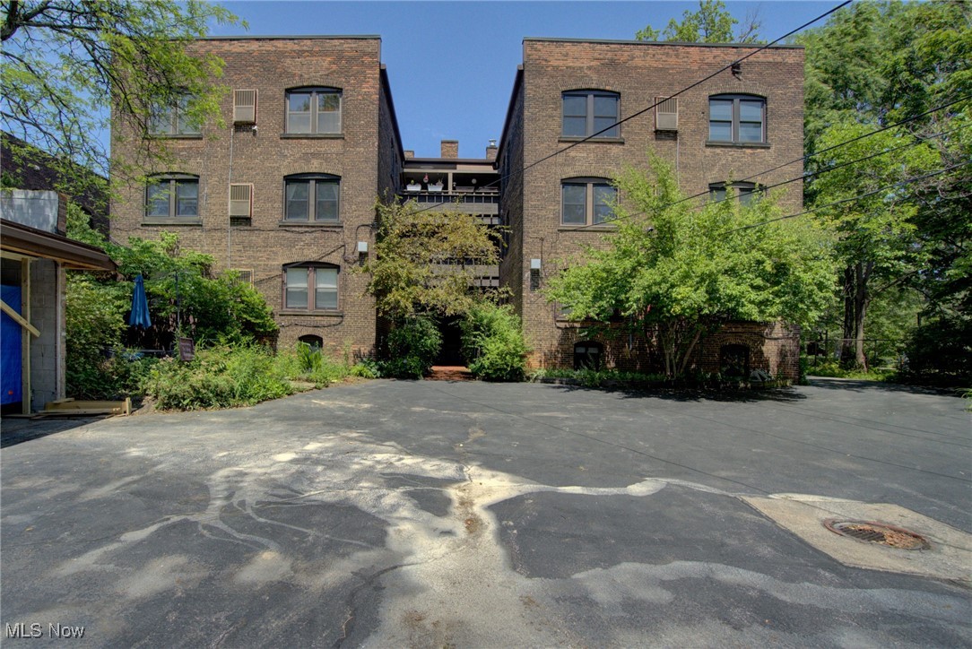 2472 Overlook Road, Unit 5 Cleveland, OH 44106 - Photo 24 of 25
