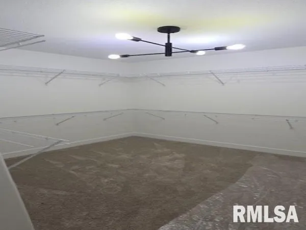 $1,095,000 | 3315 Sudduth Road, Sherman, IL 62684