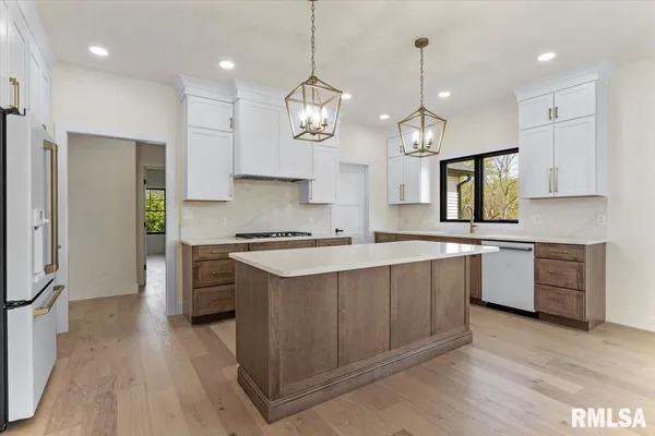 $1,095,000 | 3315 Sudduth Road, Sherman, IL 62684