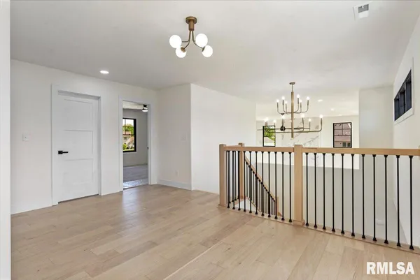 $1,095,000 | 3315 Sudduth Road, Sherman, IL 62684