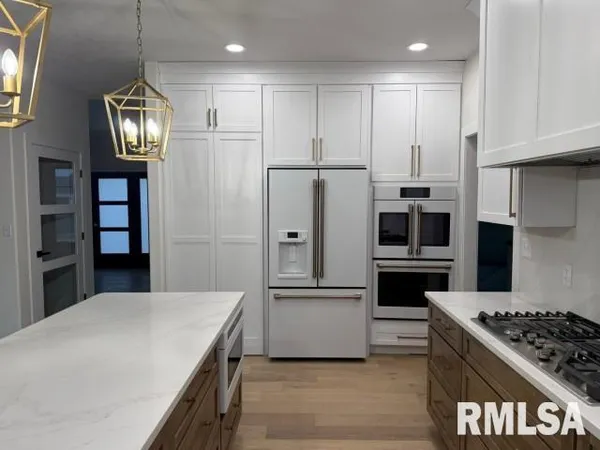 $1,095,000 | 3315 Sudduth Road, Sherman, IL 62684