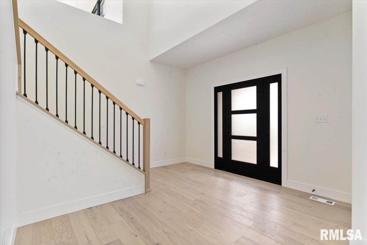 3315 Sudduth Road Sherman, IL 62684 - Photo 9 of 57