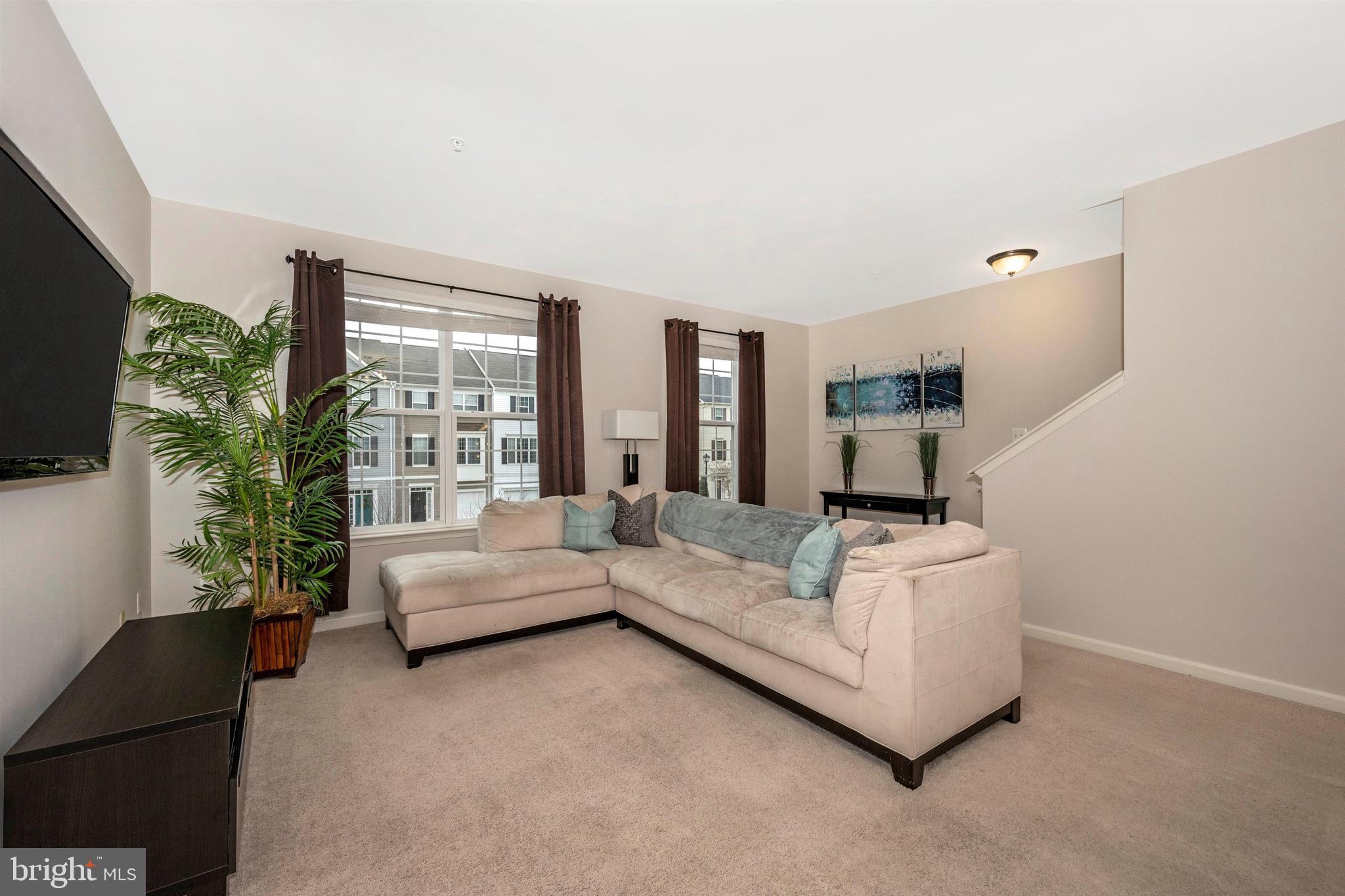13004 Yellow Jacket Road Hagerstown, MD 21740 - Photo 10 of 45 Family Room