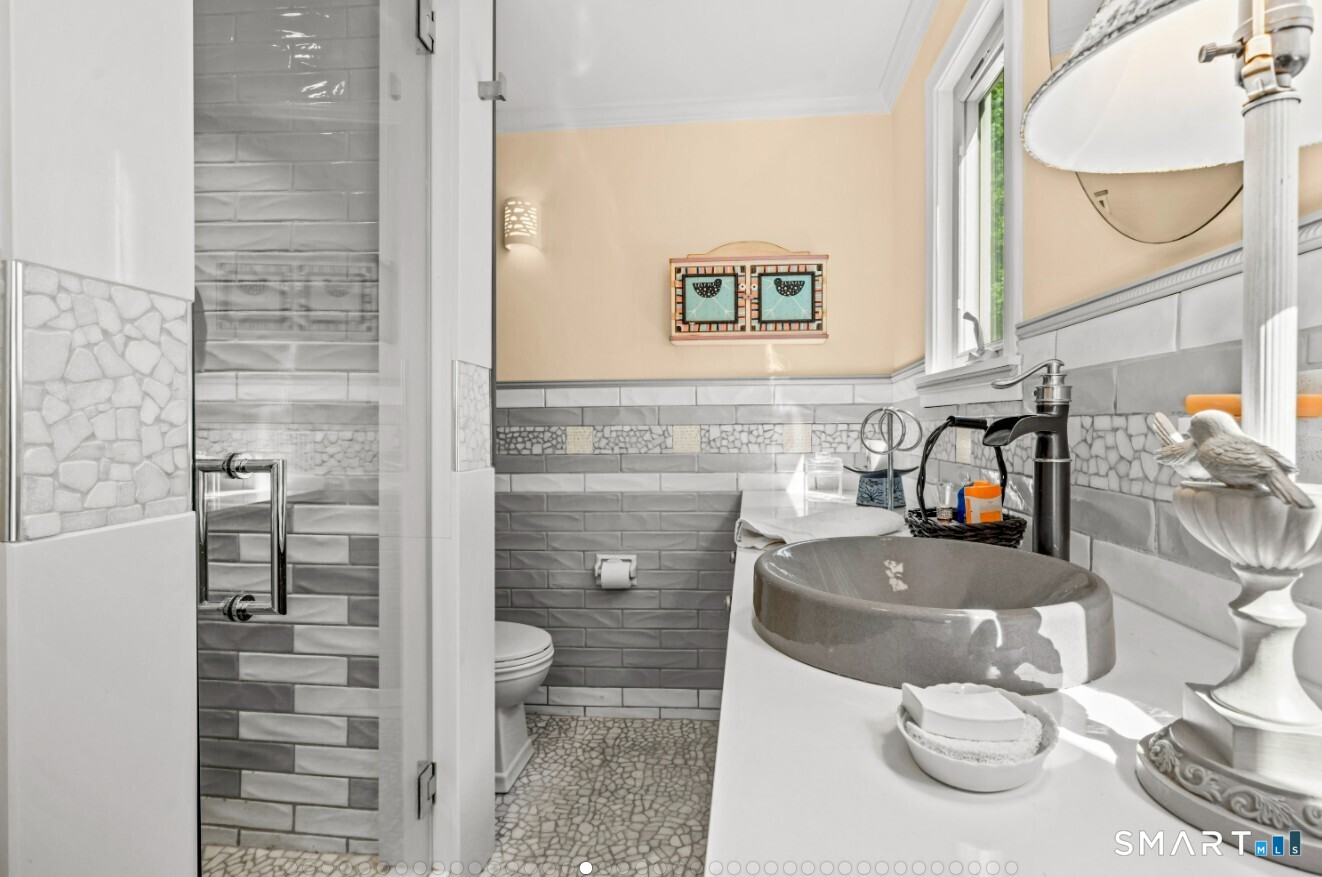 92 Kenmore Road Bloomfield, CT 06002 - Photo 14 of 37