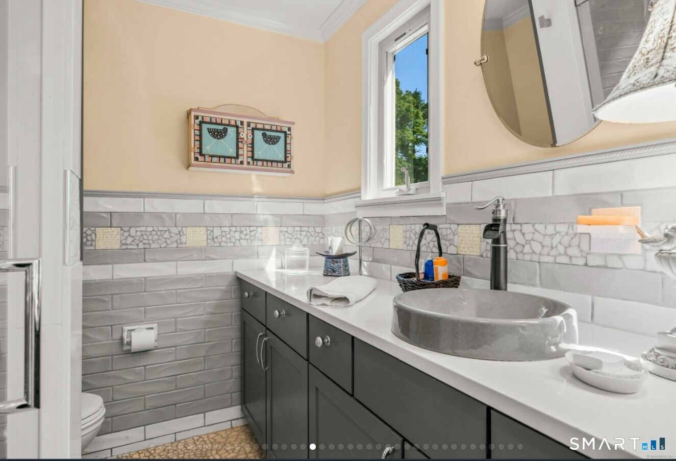 92 Kenmore Road Bloomfield, CT 06002 - Photo 15 of 37