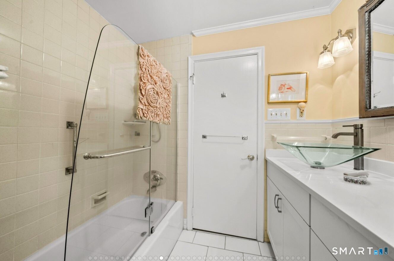 92 Kenmore Road Bloomfield, CT 06002 - Photo 18 of 37