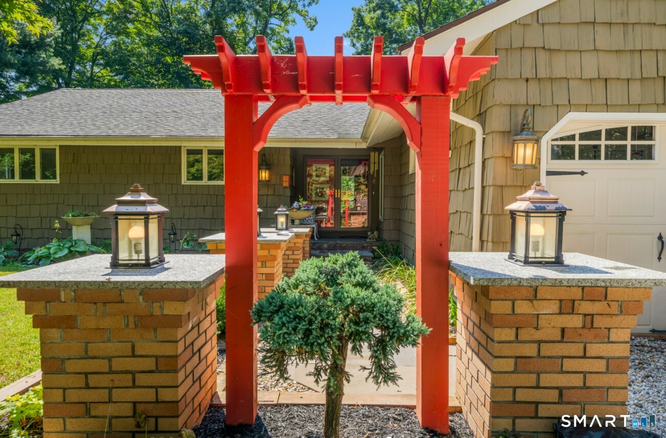 92 Kenmore Road Bloomfield, CT 06002 - Photo 27 of 37