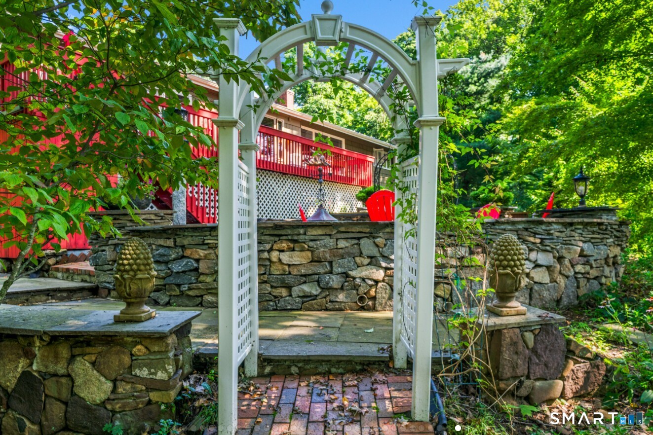 92 Kenmore Road Bloomfield, CT 06002 - Photo 35 of 37